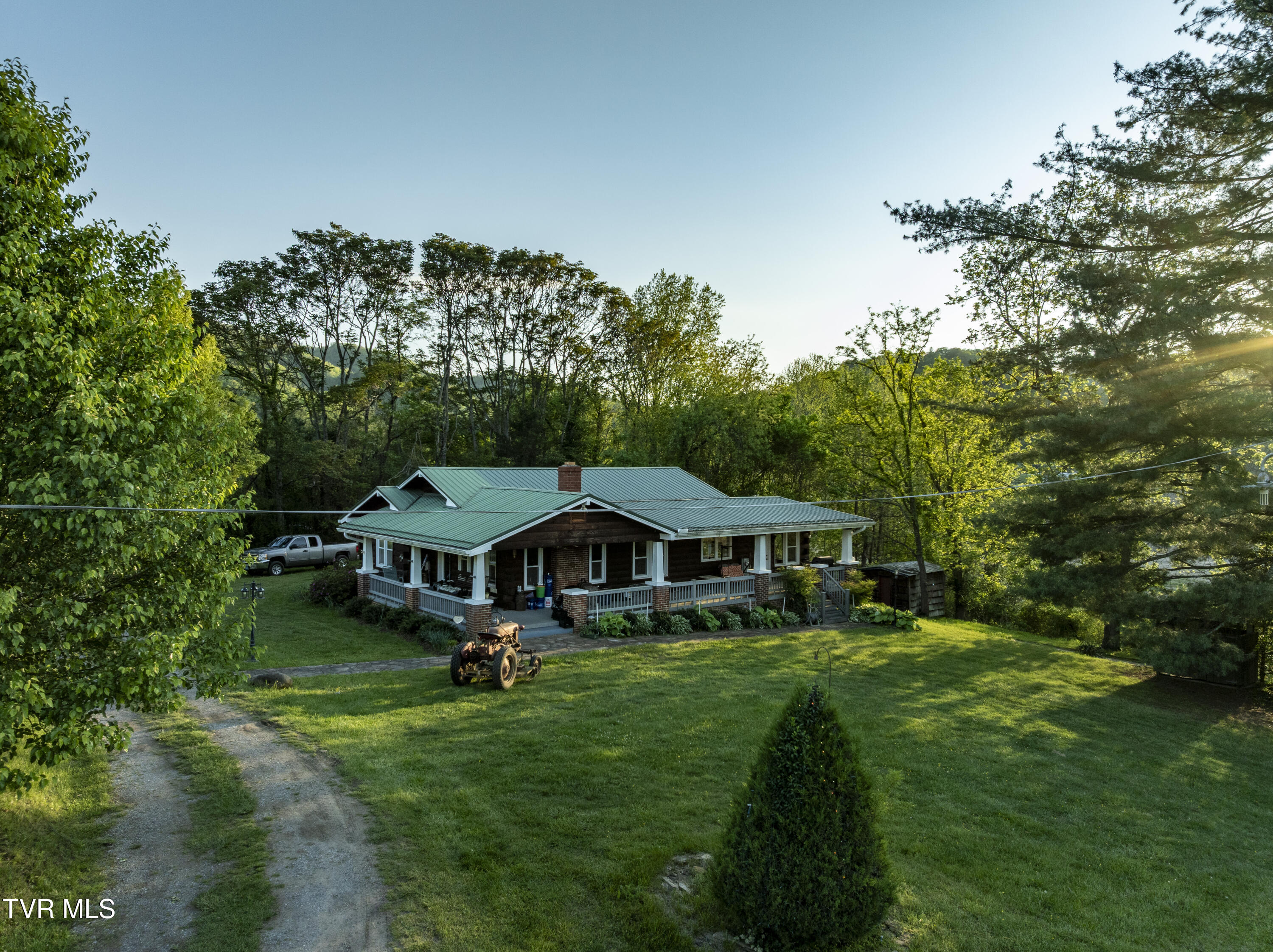 701 Bailey Lane, Erwin, Tennessee image 2