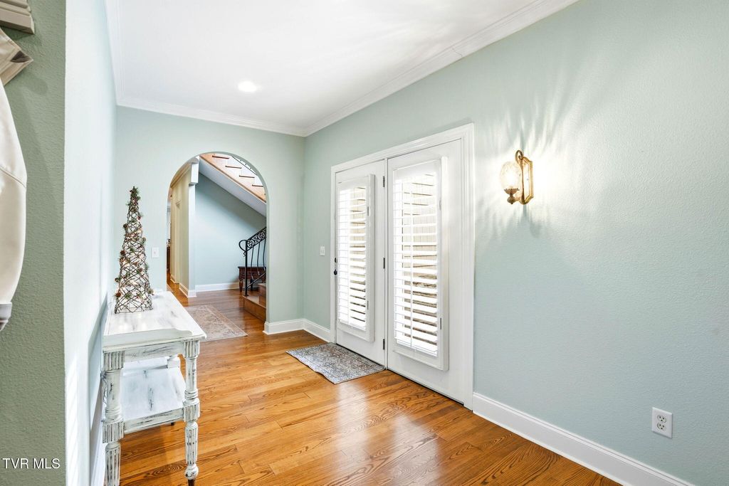 Photo of 34 Whitehall #34, Bristol, TN 37620 (MLS # 9988833)