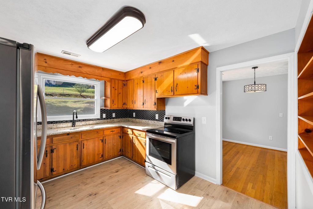 Photo of 205 Franklin Drive, Blountville, TN 37617 (MLS # 9987416)