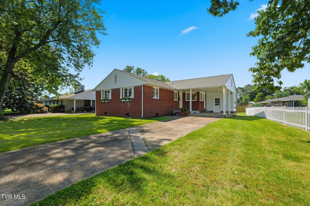 Photo of 2209 Hermitage Drive, Kingsport, TN 37664 (MLS # 9996833)