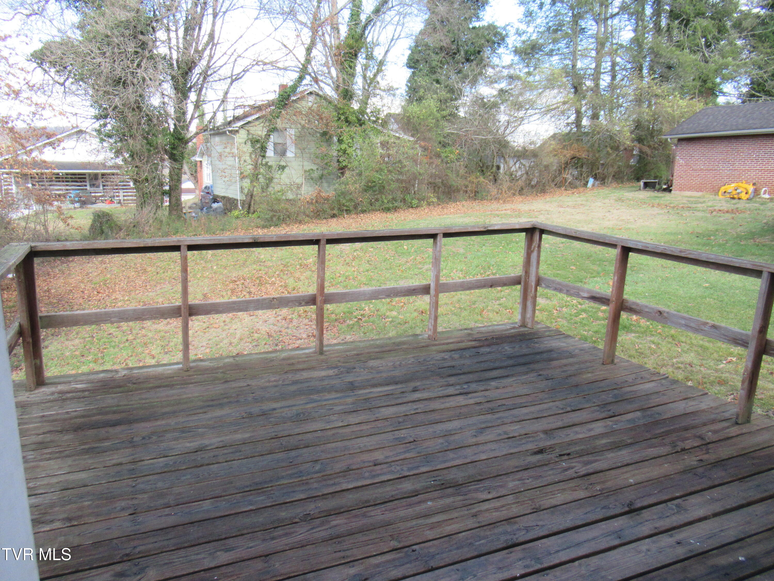 Bristol, Tennessee 37620, United States, 3 Bedrooms Bedrooms, ,1 BathroomBathrooms,Residential,Pending,23252