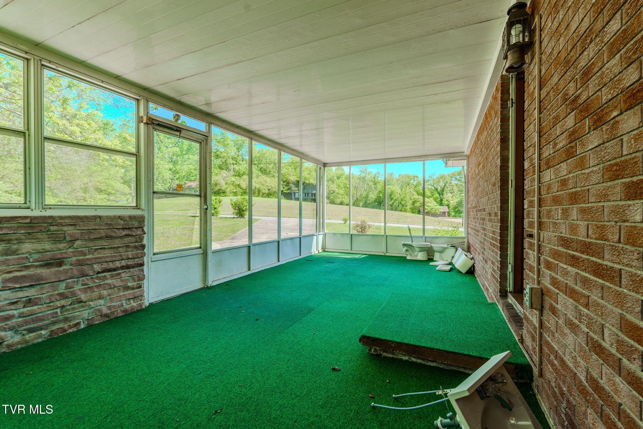 812 Redbud Drive
