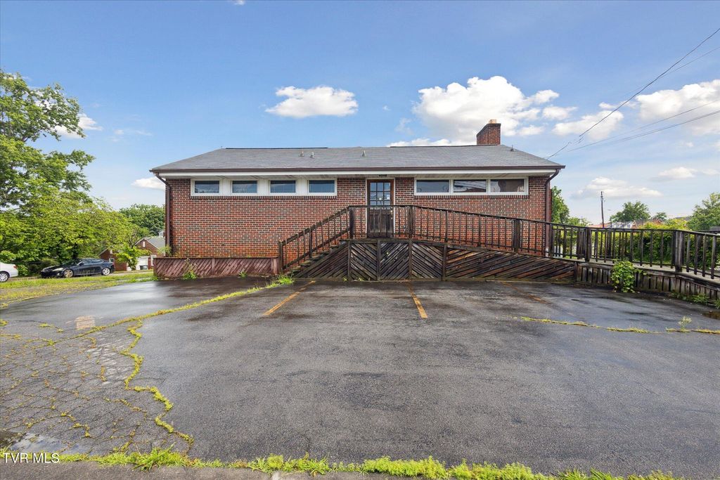 Photo of 921 Broad Street, Kingsport, TN 37660 (MLS # 9981836)