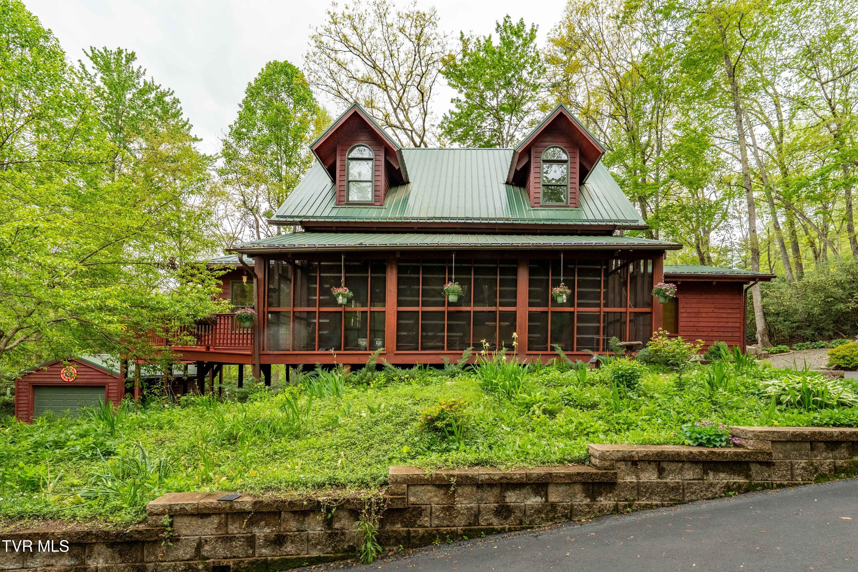 319 Ivy Wood Lane, Mountain City, Tennessee image 4