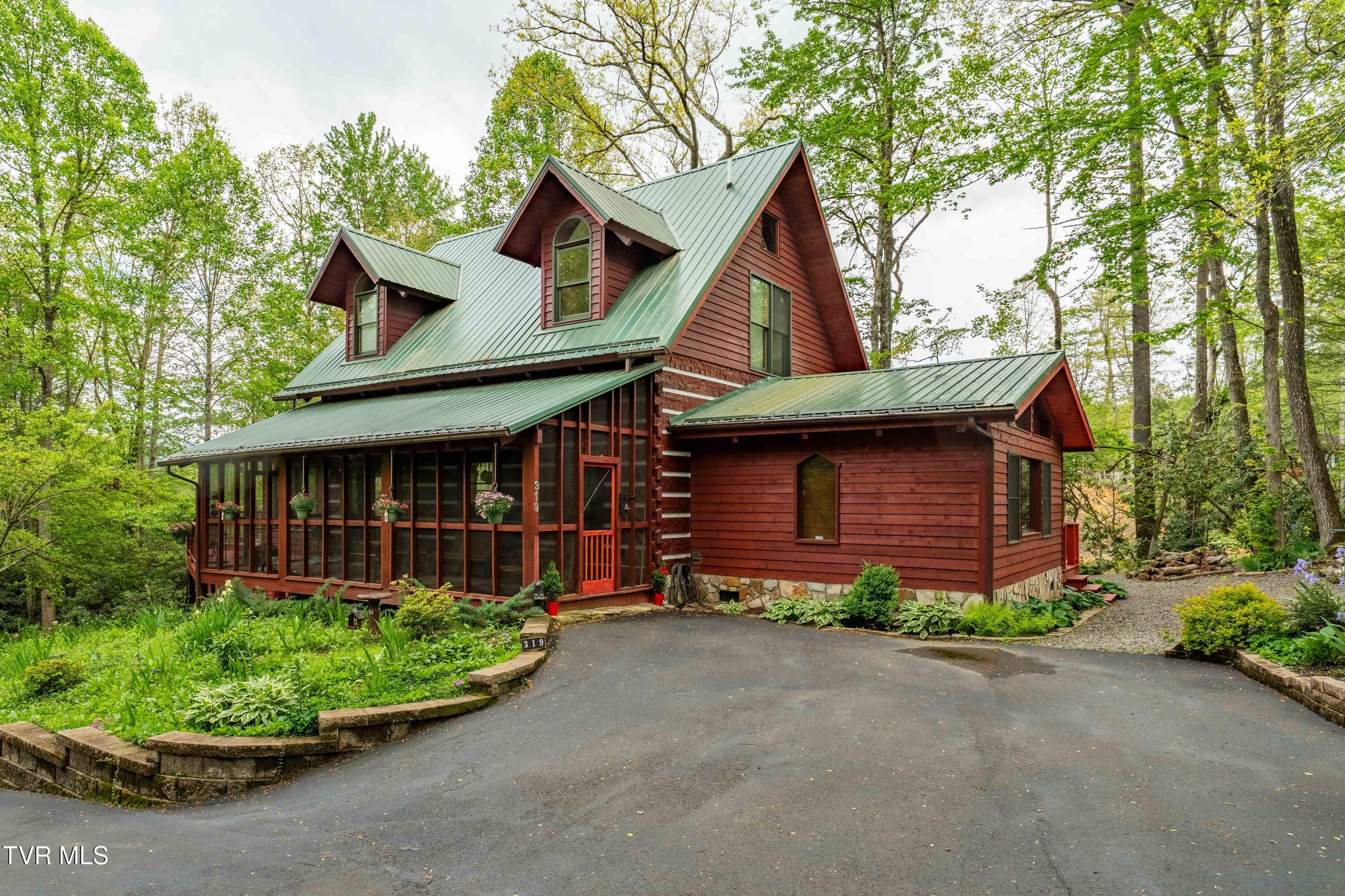 319 Ivy Wood Lane, Mountain City, Tennessee image 2