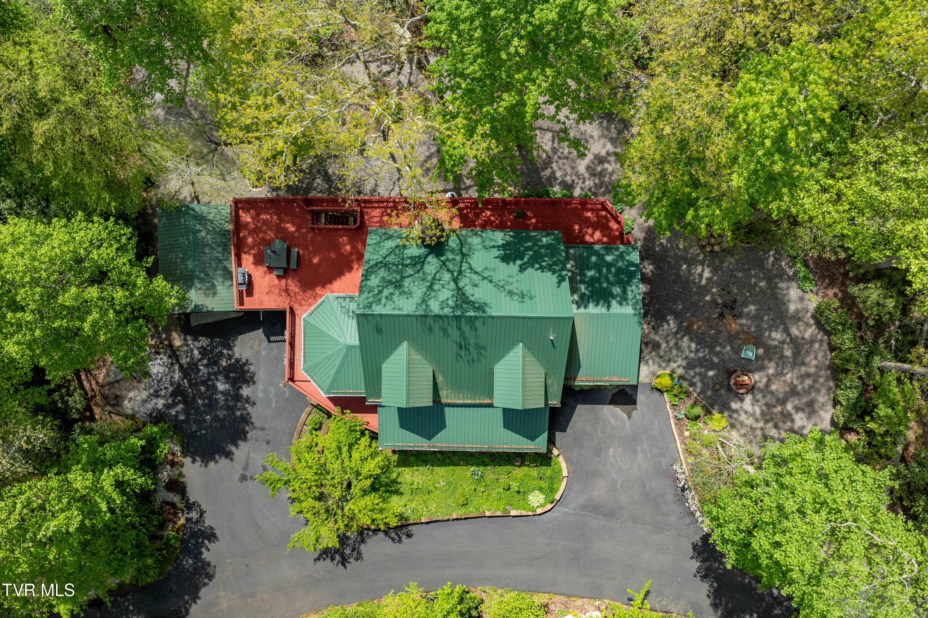 319 Ivy Wood Lane, Mountain City, Tennessee image 8