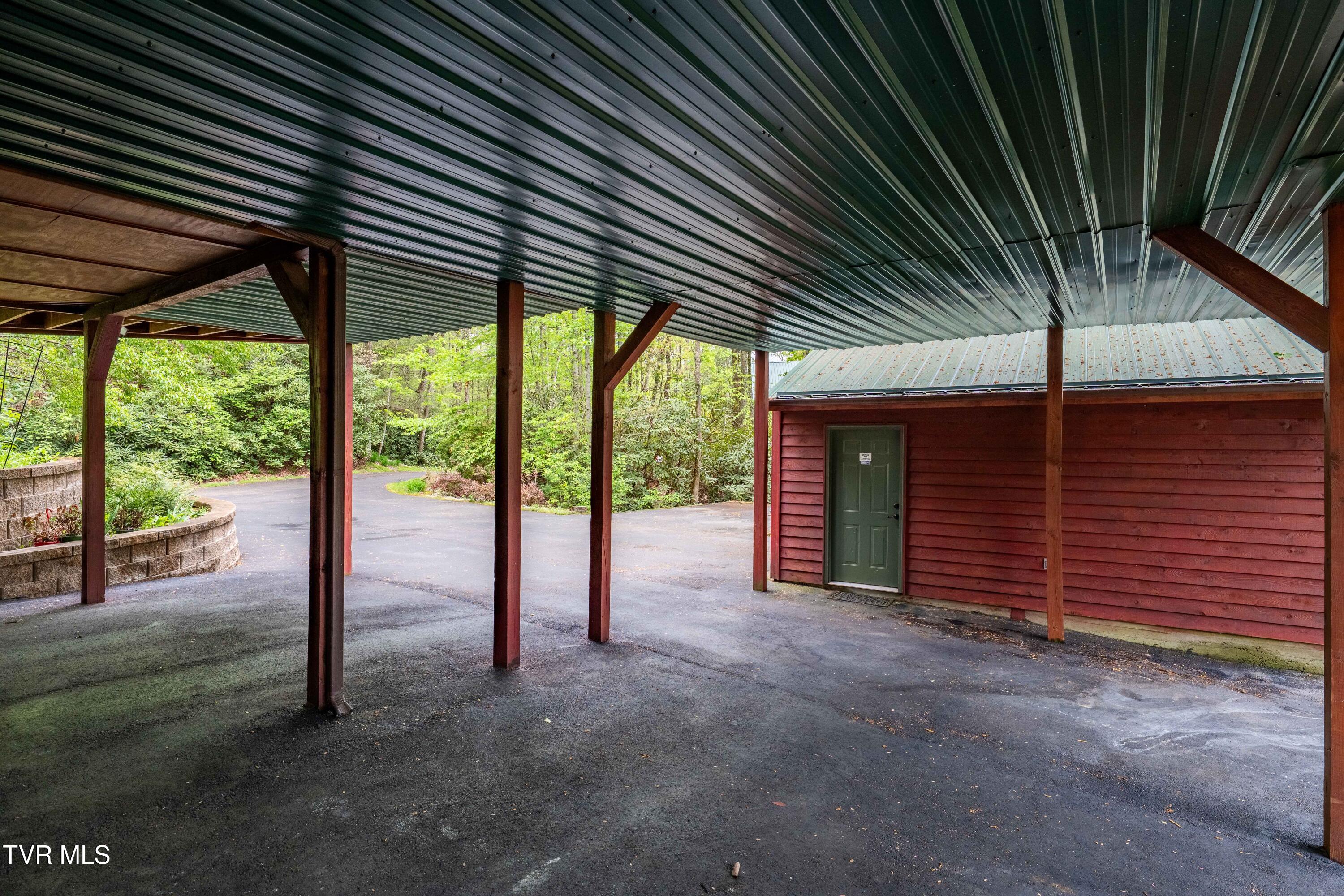 319 Ivy Wood Lane, Mountain City, Tennessee image 28