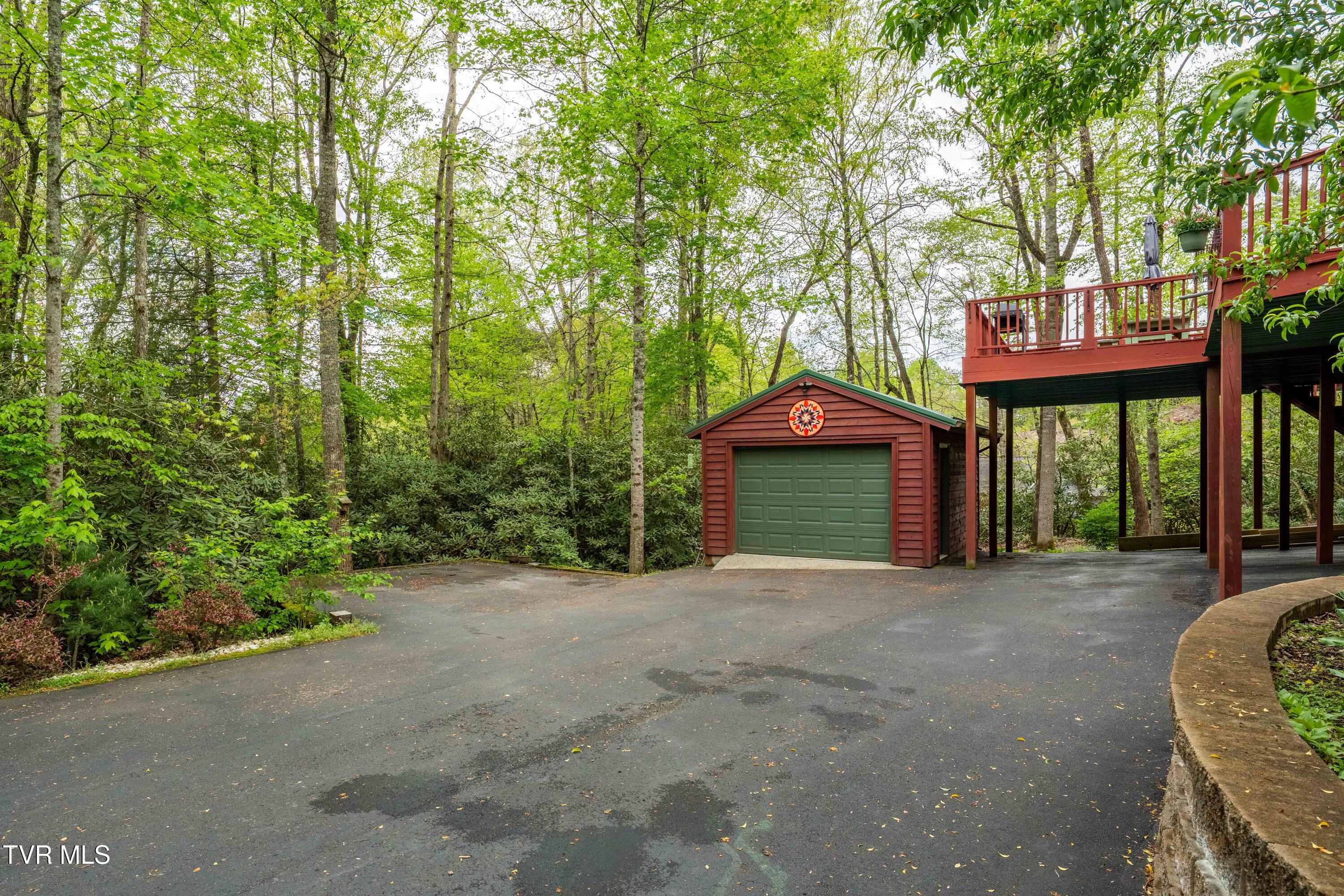 319 Ivy Wood Lane, Mountain City, Tennessee image 22