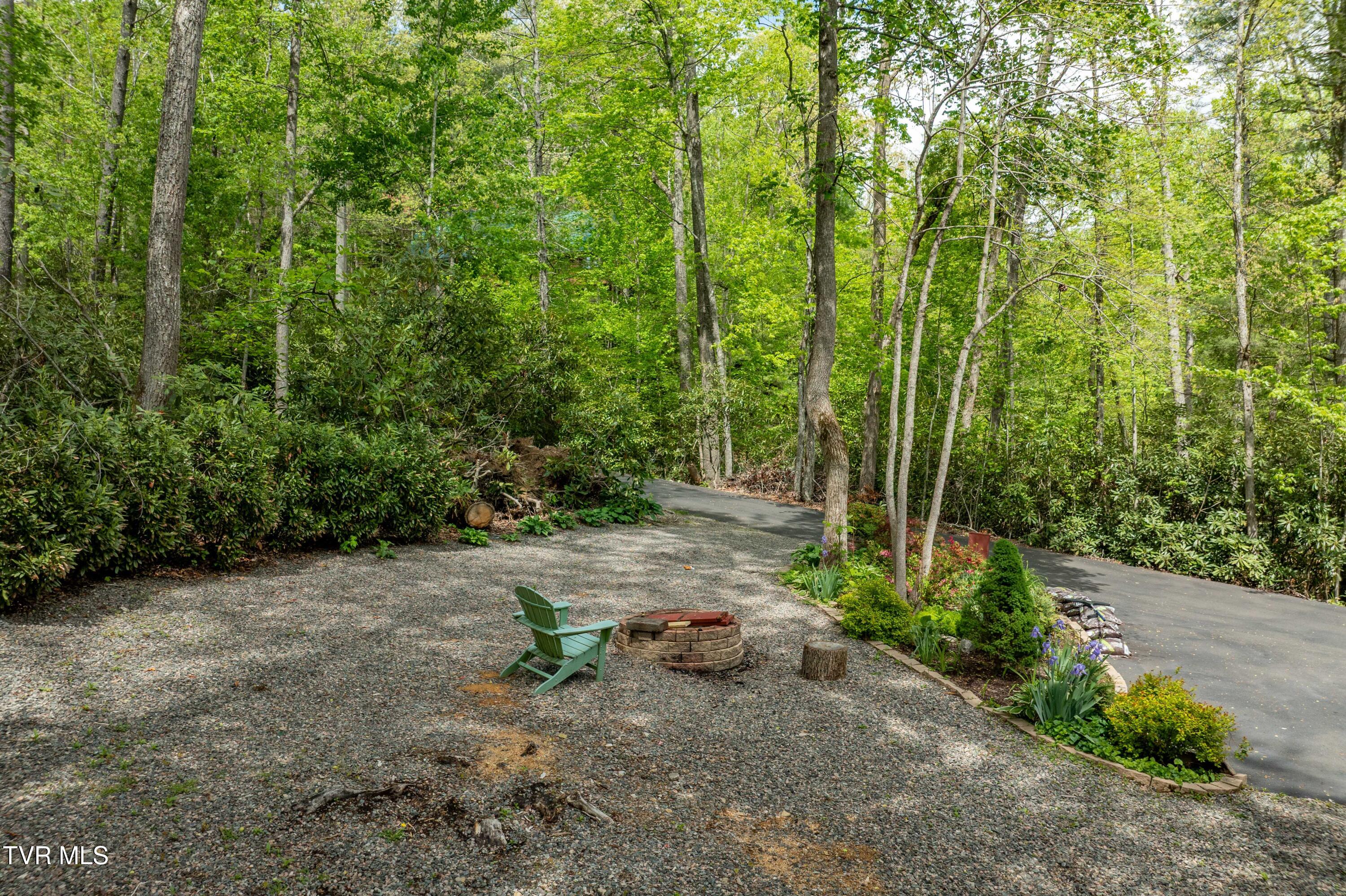 319 Ivy Wood Lane, Mountain City, Tennessee image 20