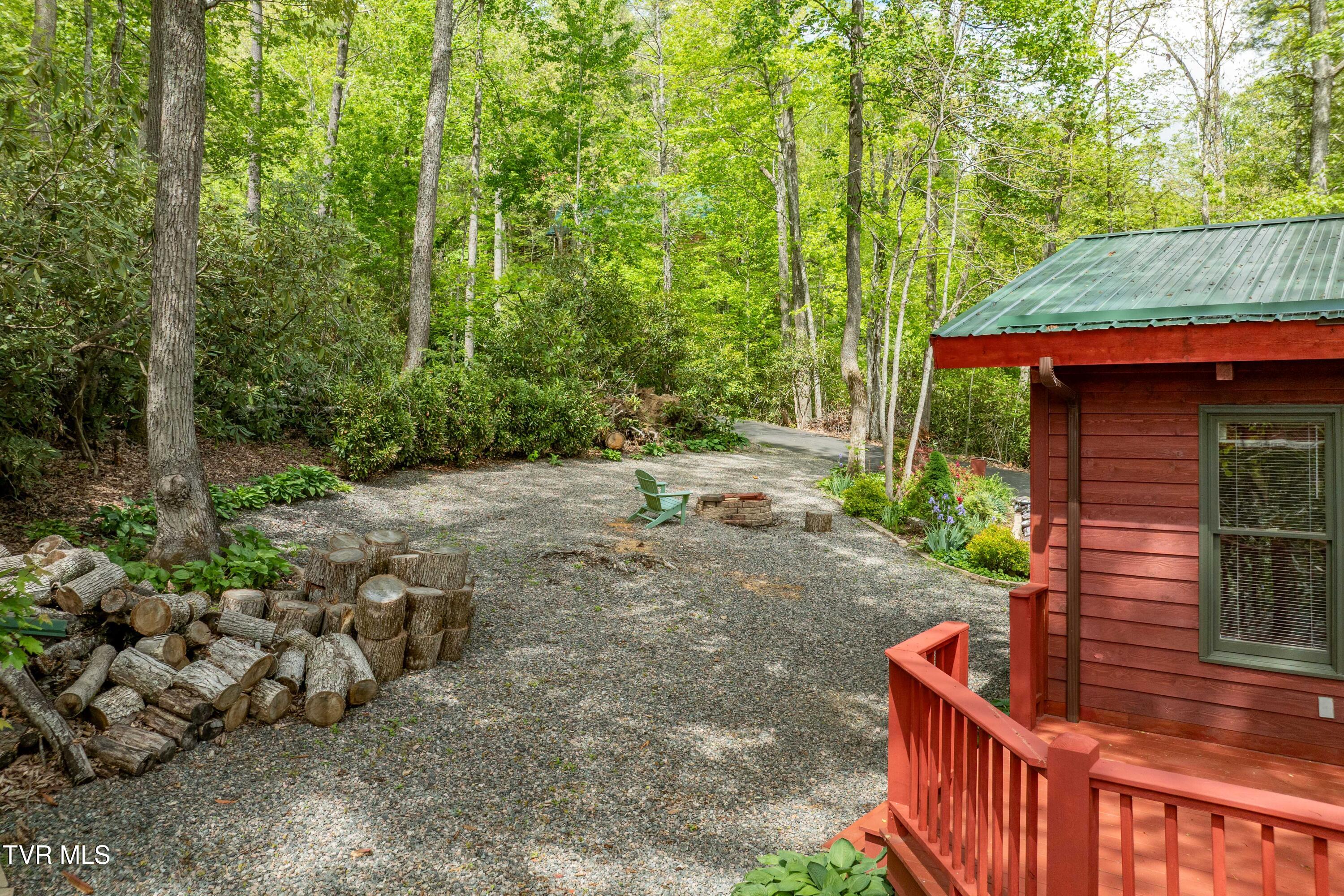 319 Ivy Wood Lane, Mountain City, Tennessee image 17