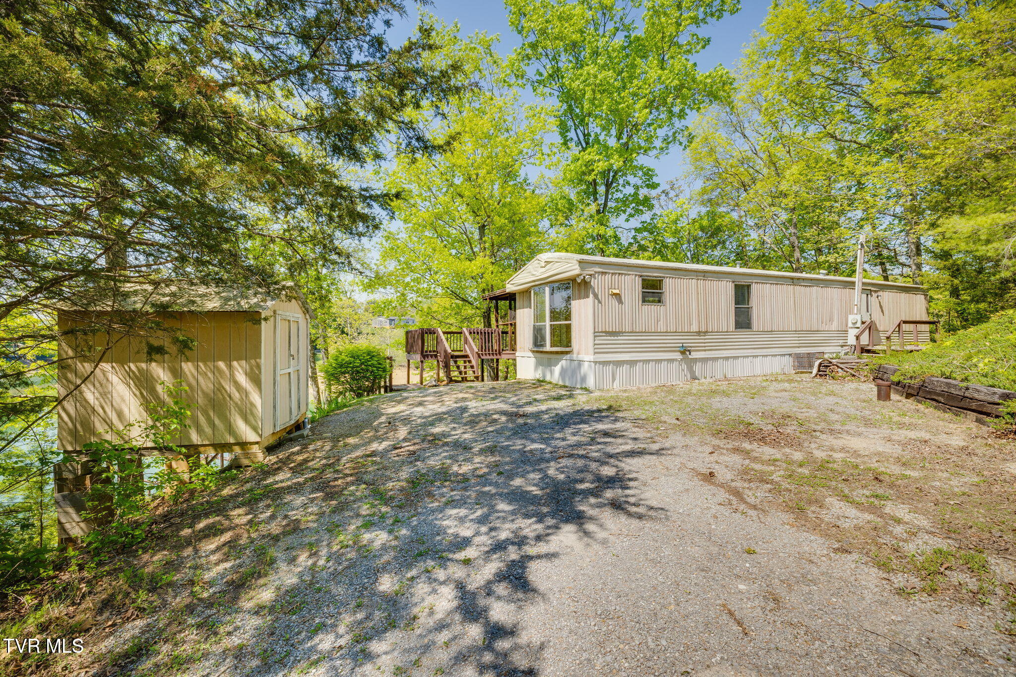 1312 Perrien Lane, Dandridge, Tennessee image 8