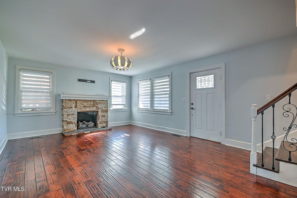 Photo of 146 Park Drive, Kingsport, TN 37660 (MLS # 9994827)