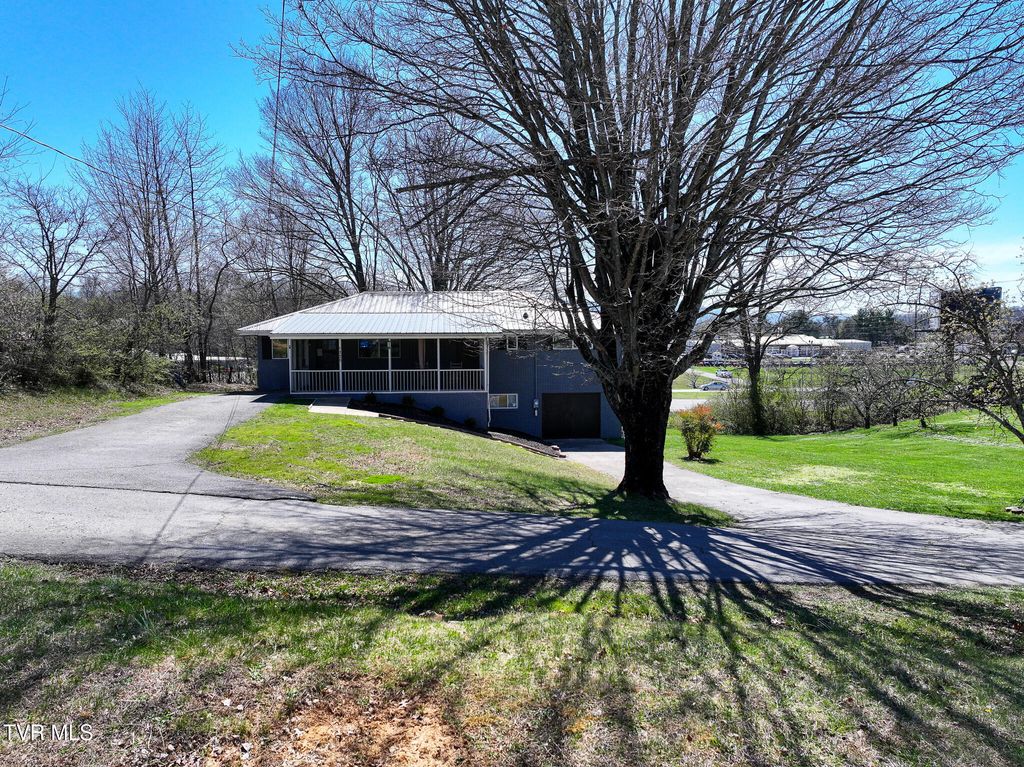 Photo of 1726 Lafayette Street, Greeneville, TN 37745 (MLS # 9992880)