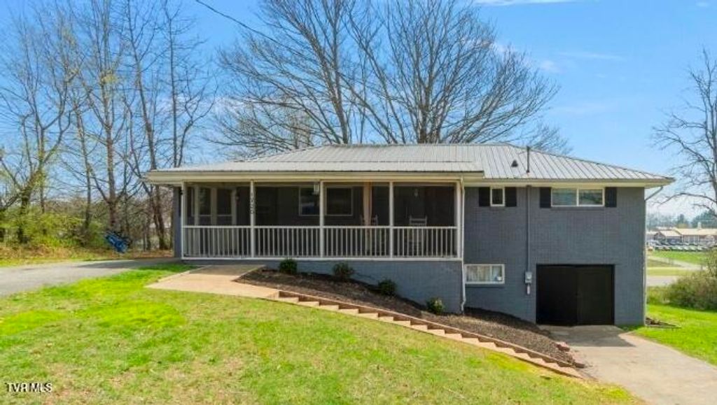Photo of 1726 Lafayette Street, Greeneville, TN 37745 (MLS # 9992880)