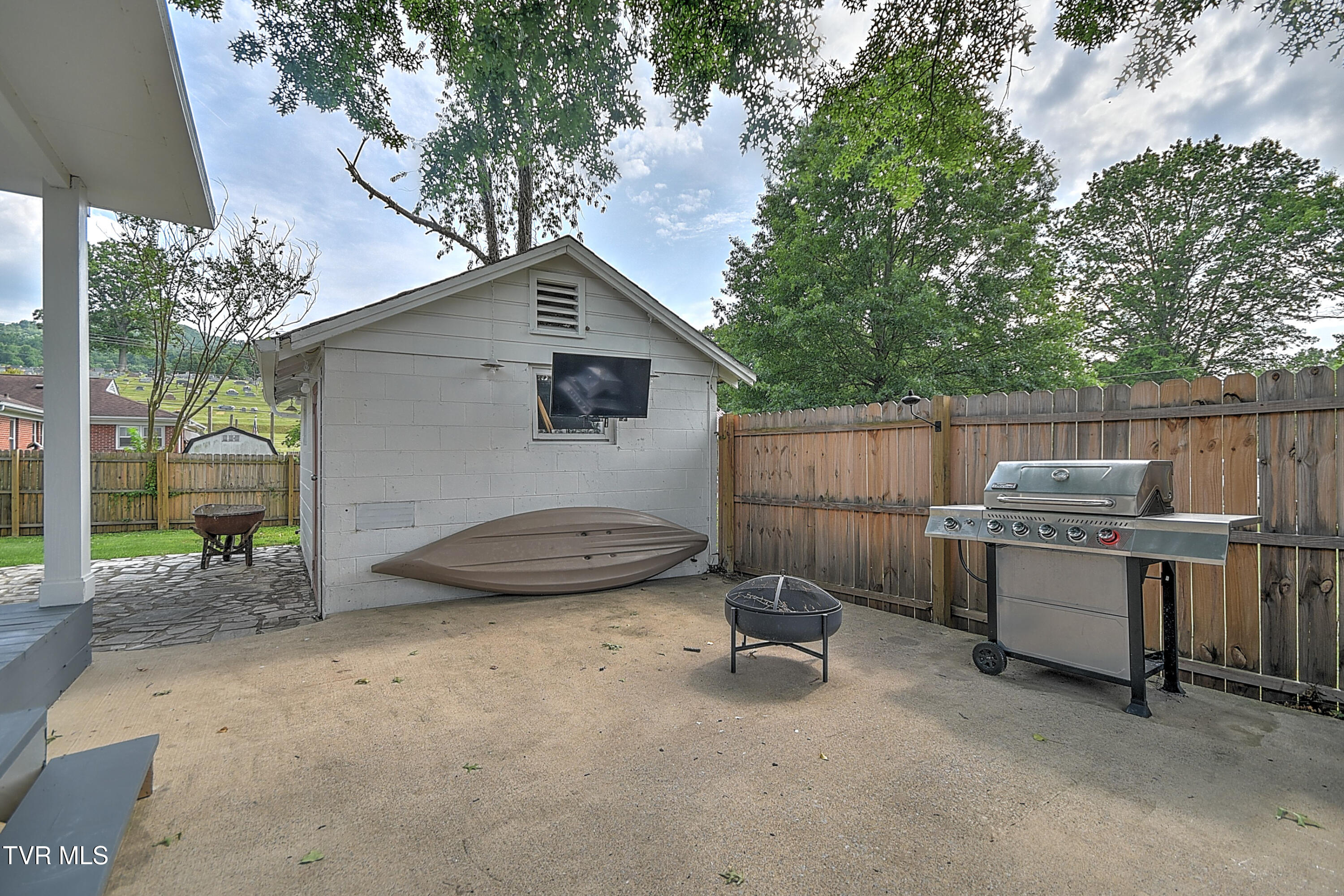 315 Liberty Avenue, Erwin, Tennessee image 5