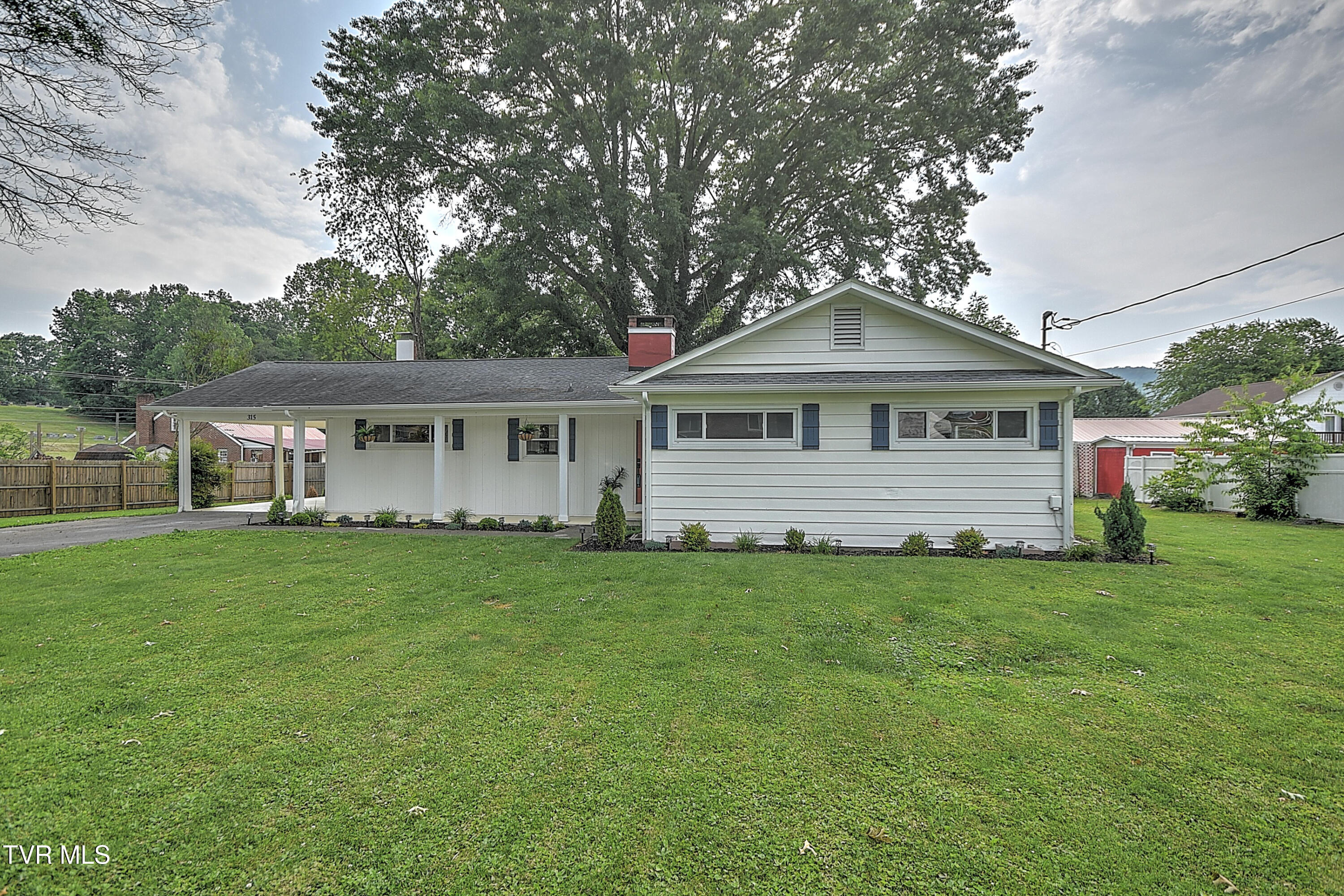 315 Liberty Avenue, Erwin, Tennessee image 1