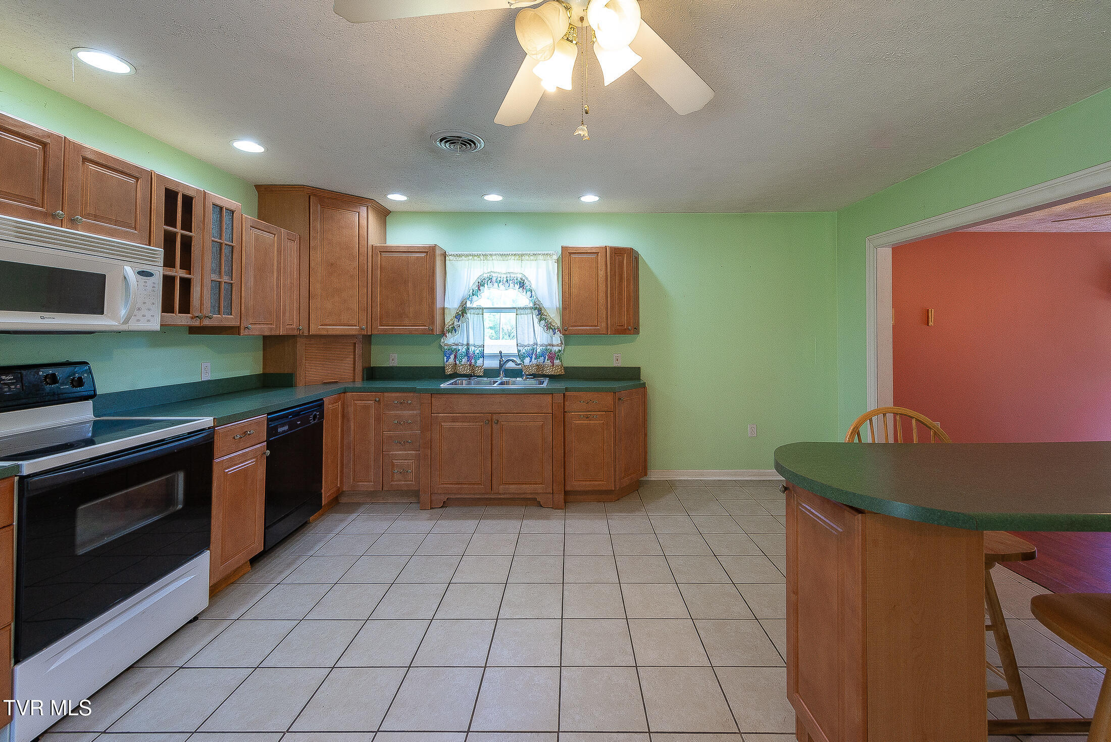 1400 Forest View Drive, Kingsport, Tennessee image 20
