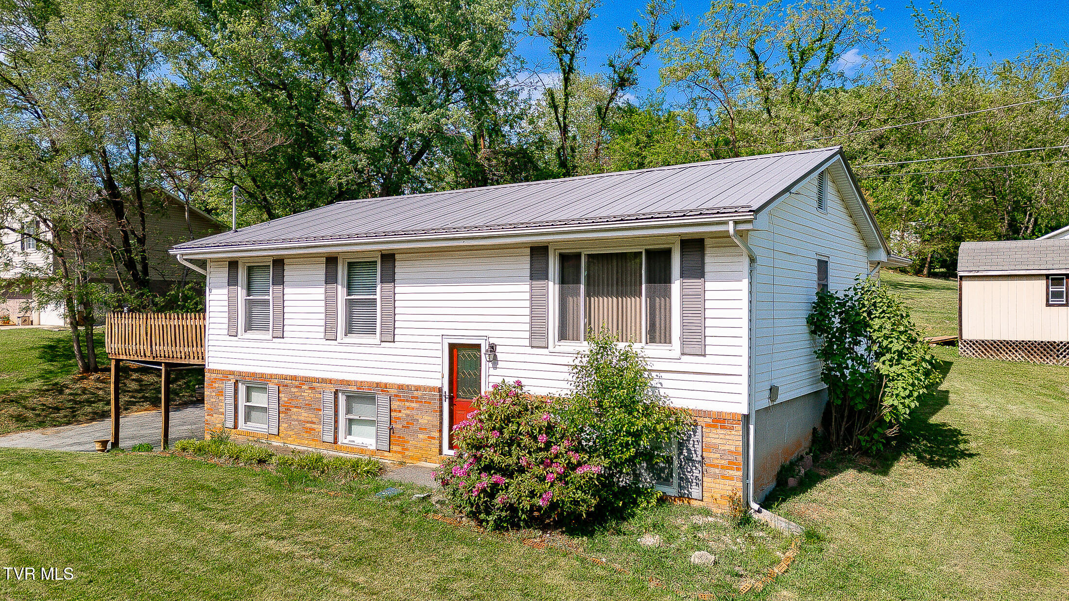1400 Forest View Drive, Kingsport, Tennessee image 2