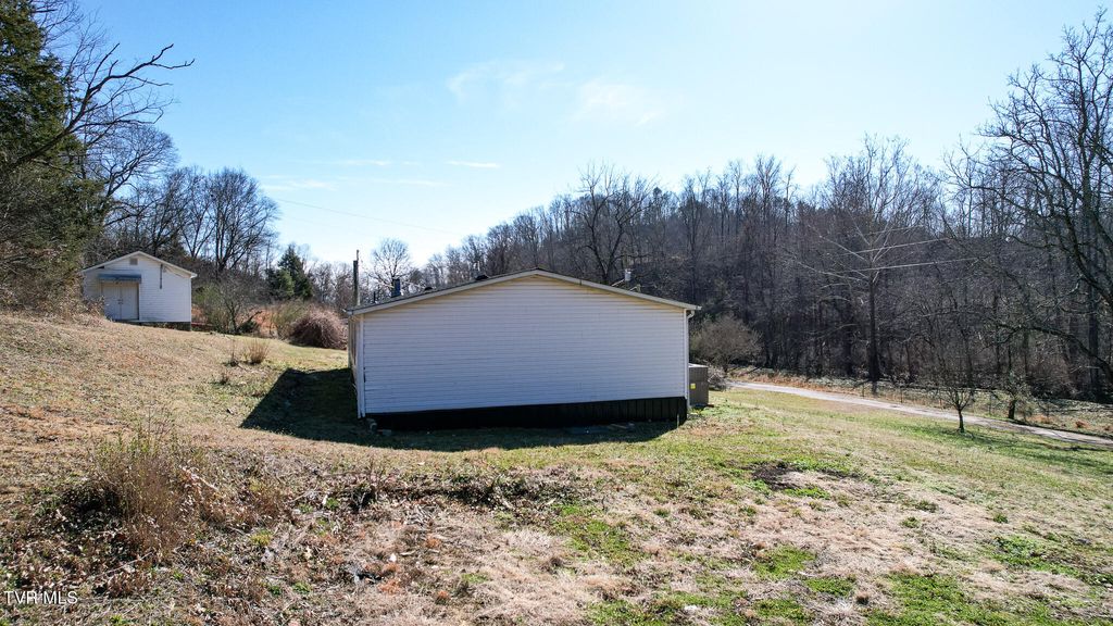 Photo of 3023 Davy Crockett Parkway, Morristown, TN 37813 (MLS # 9990538)