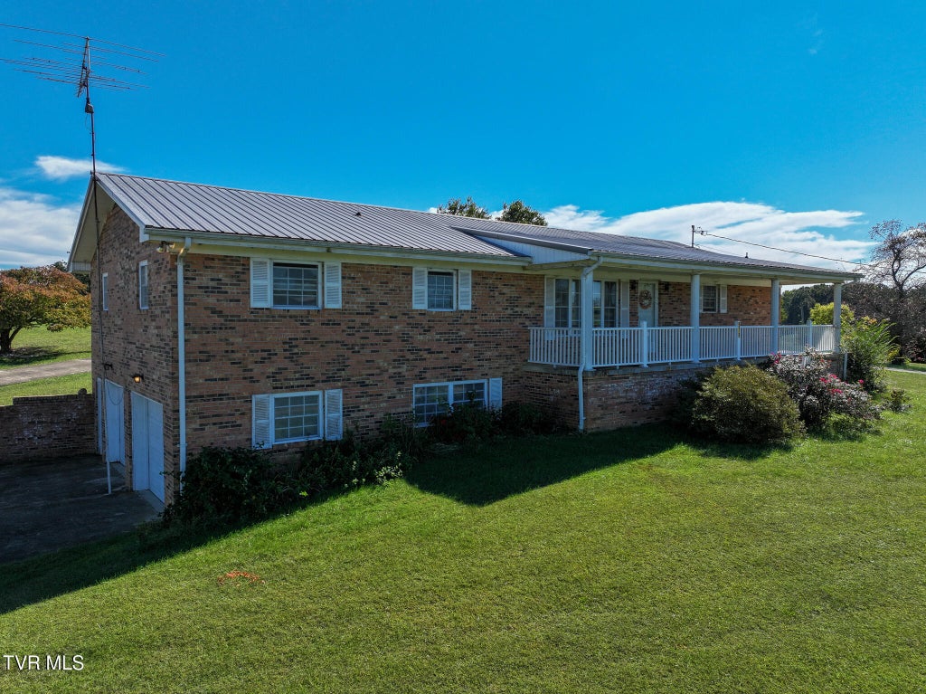 Photo of 575 Allens Bridge Road, Greeneville, TN 37743 (MLS # 10001844)