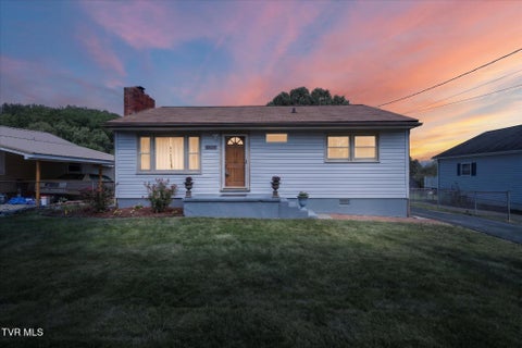 Photo of 906 Mcarthur Street, Johnson City, TN 37601 (MLS # 10001723)