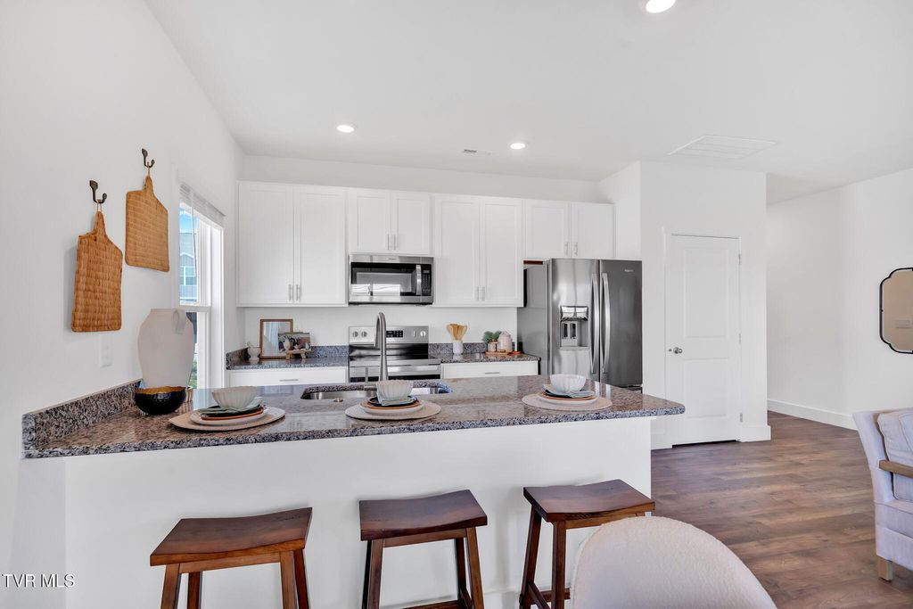 Photo of 1189 Wenna Way Way, Kingsport, TN 37664 (MLS # 9994236)