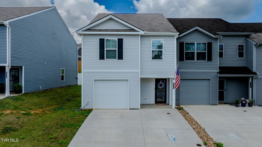 Photo of 925 Lola Lane, Kingsport, TN 37663 (MLS # 9996054)