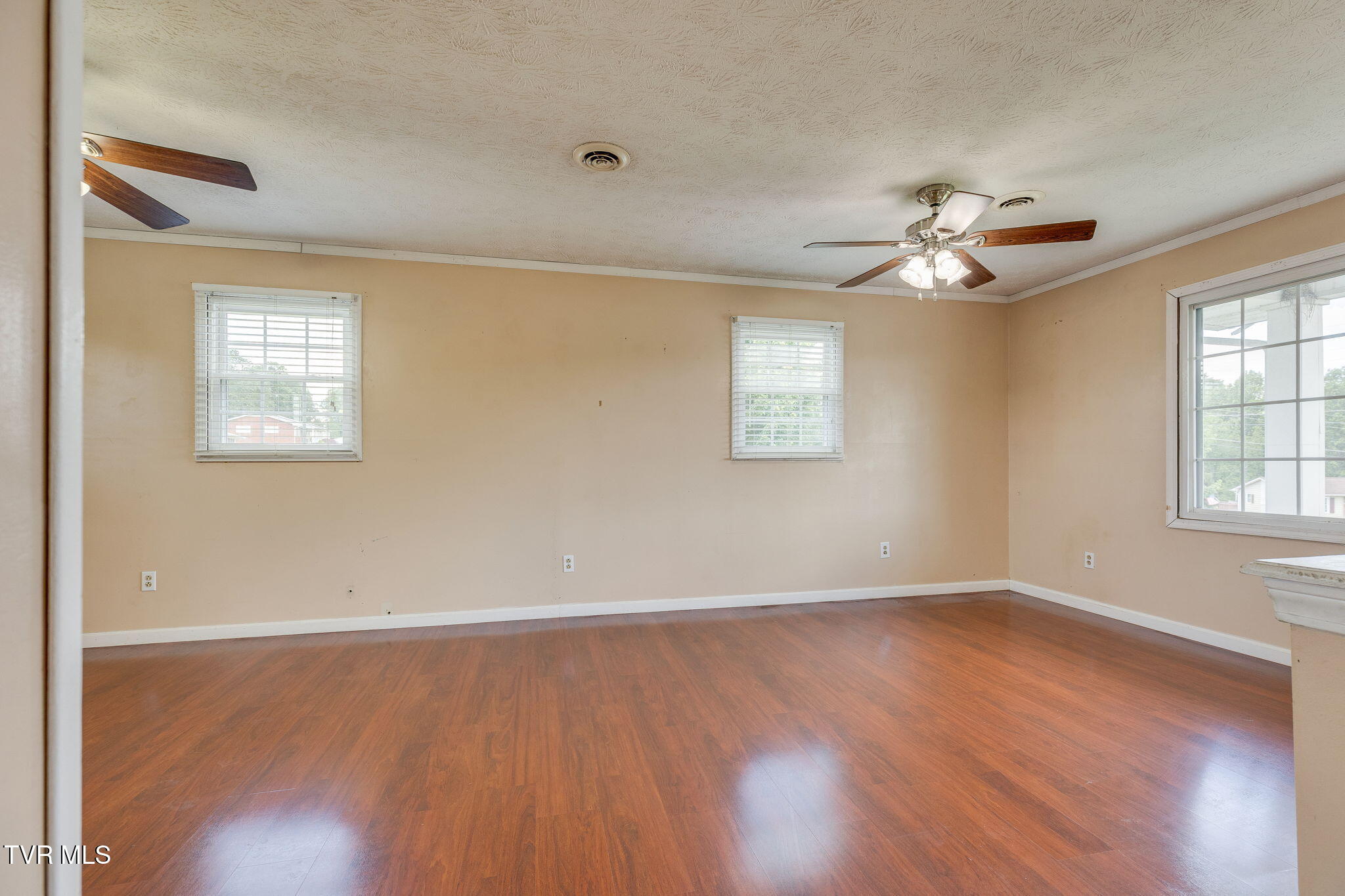 404 Laurel Ct. Ct, Piney Flats, Tennessee image 6