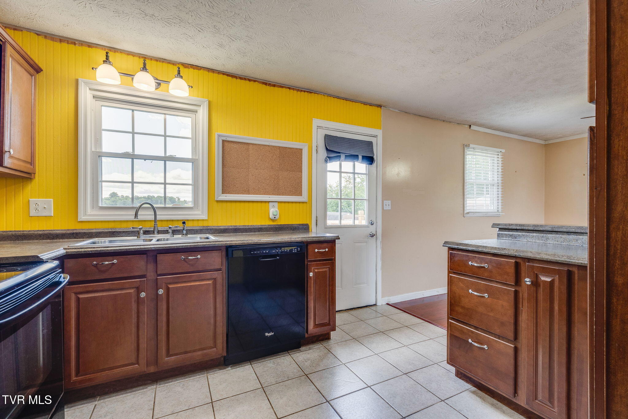 404 Laurel Ct. Ct, Piney Flats, Tennessee image 11
