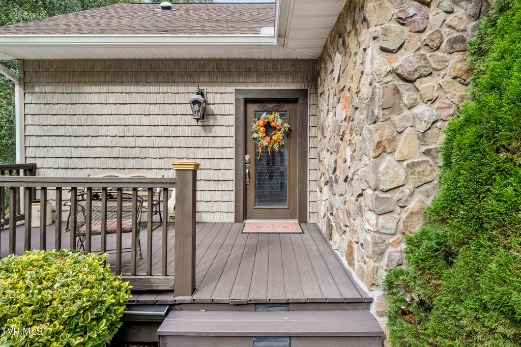 Photo of 206 Quail Run Court, Johnson City, TN 37601 (MLS # 10001988)