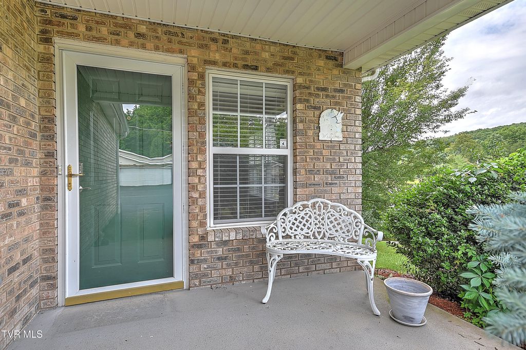 Photo of 921 Cornerstone Court #921, Kingsport, TN 37660 (MLS # 9995947)