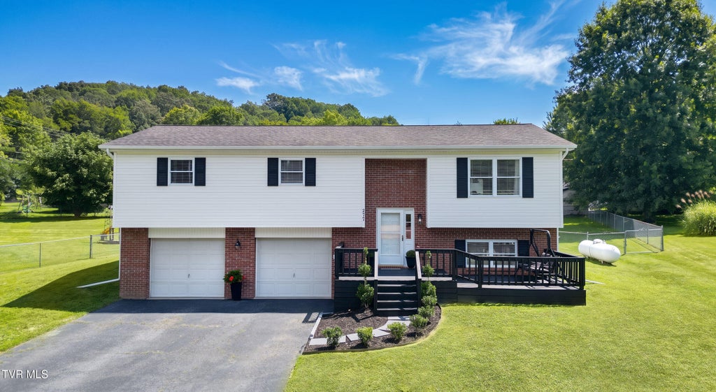 Photo of 277 Nevada Street, Bristol, VA 24201 (MLS # 10000082)