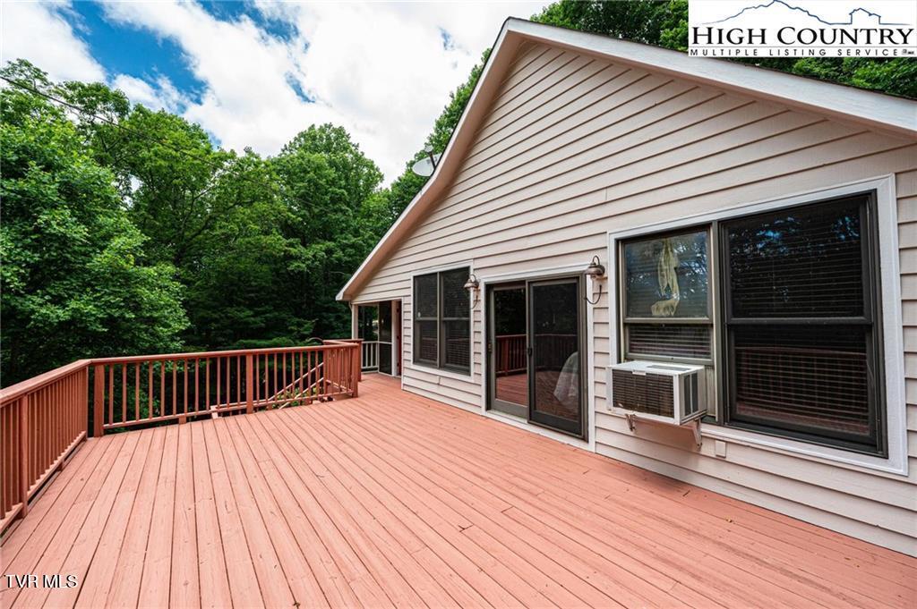 3974 Beech Mountain Road, Elk Park, North Carolina image 9