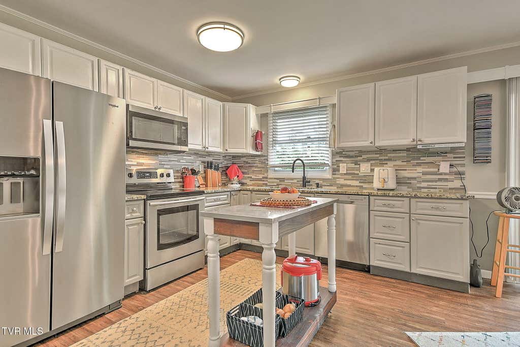 Photo of 244 Sunrise Drive, Elizabethton, TN 37643 (MLS # 9998752)