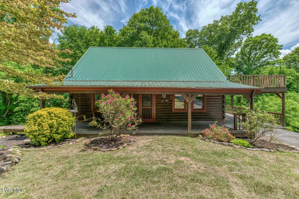 Photo of 130 Redwood Drive, Elizabethton, TN 37643 (MLS # 9995716)