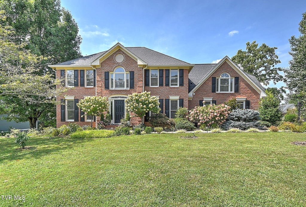 Photo of 100 Queensgate, Bristol, TN 37620 (MLS # 10000176)