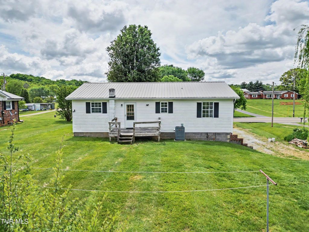 Photo of 3612 Newport Highway, Greeneville, TN 37743 (MLS # 9994316)