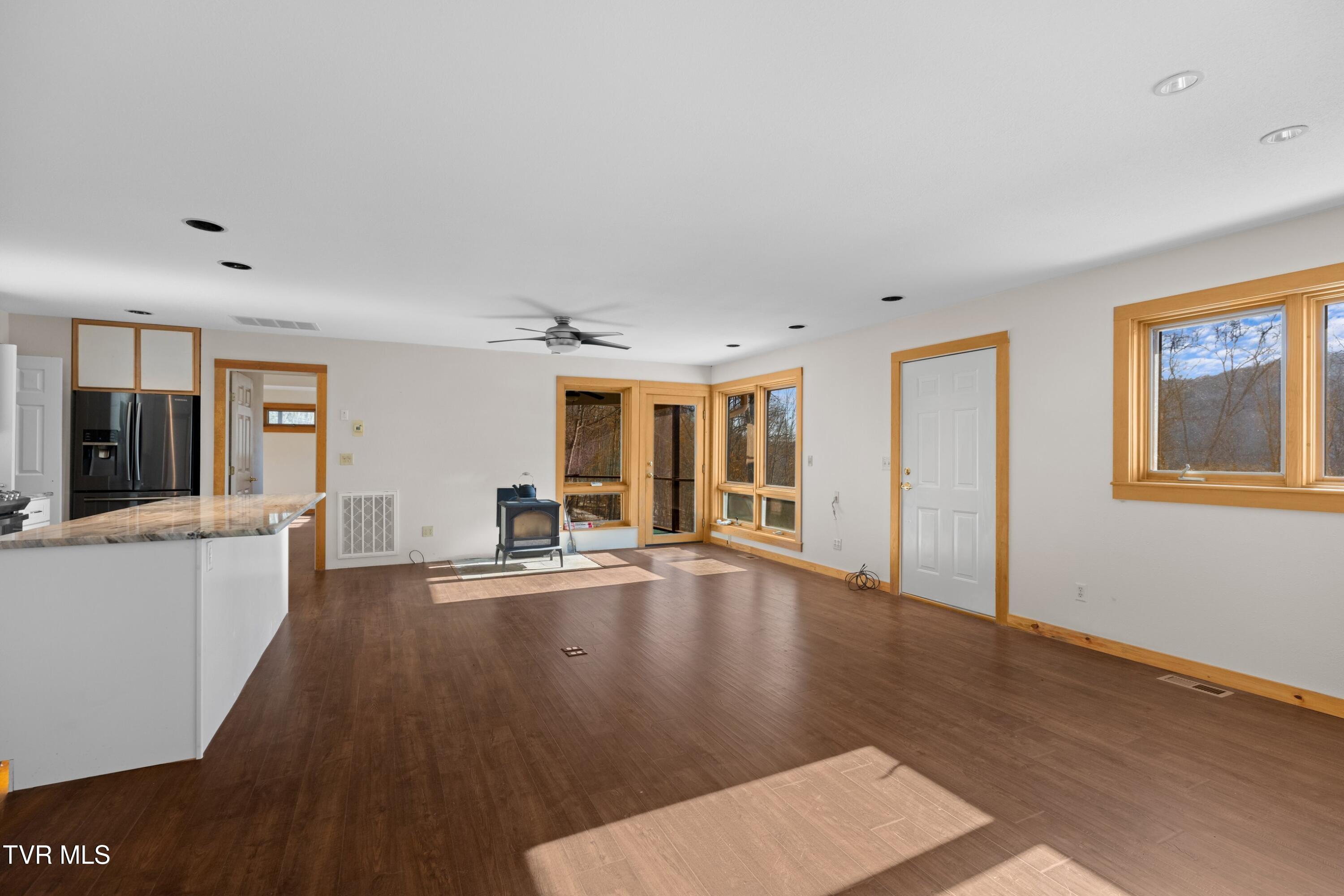 1231 Vardy Blackwater Rd, Sneedville, Tennessee image 6