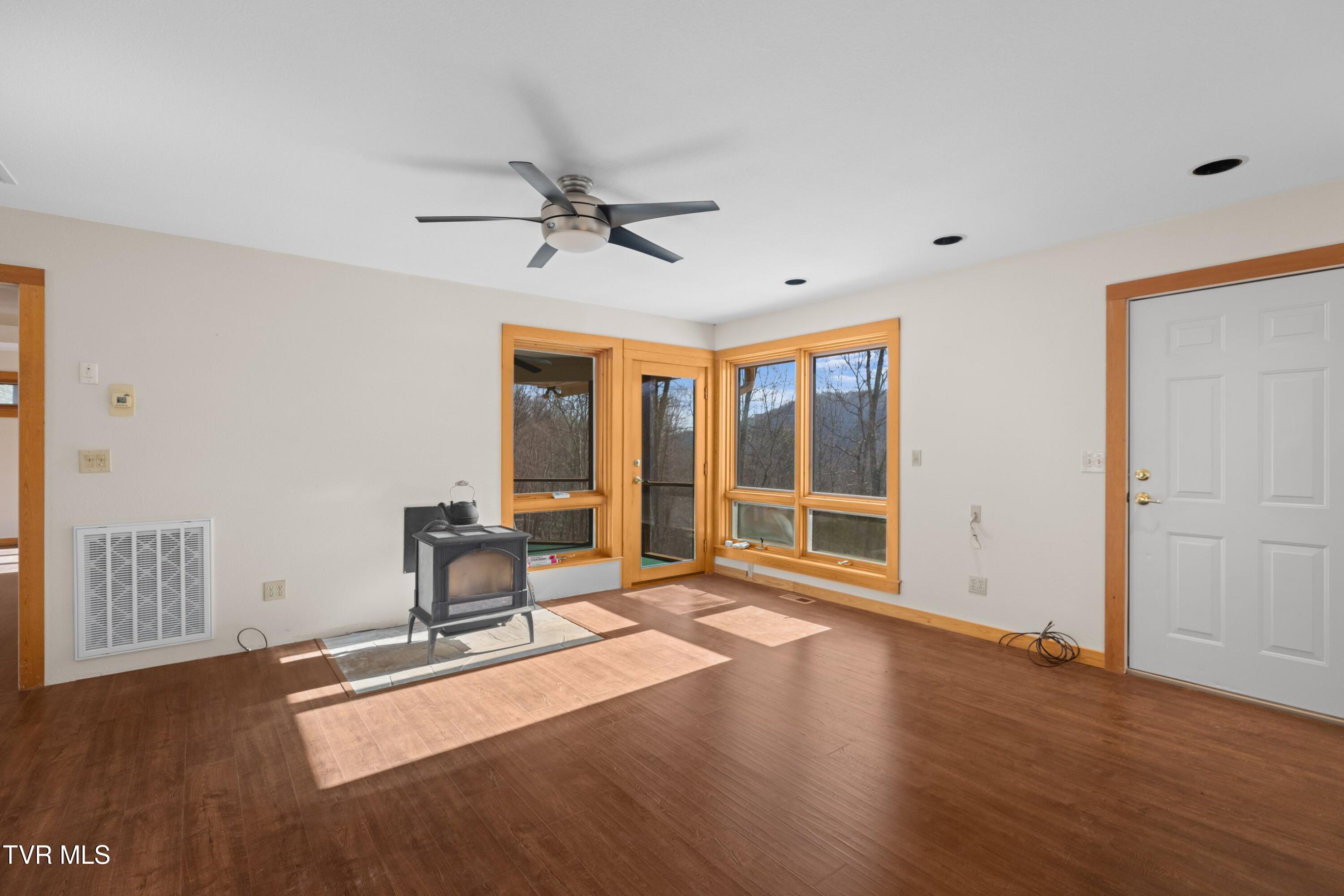 1231 Vardy Blackwater Rd, Sneedville, Tennessee image 10