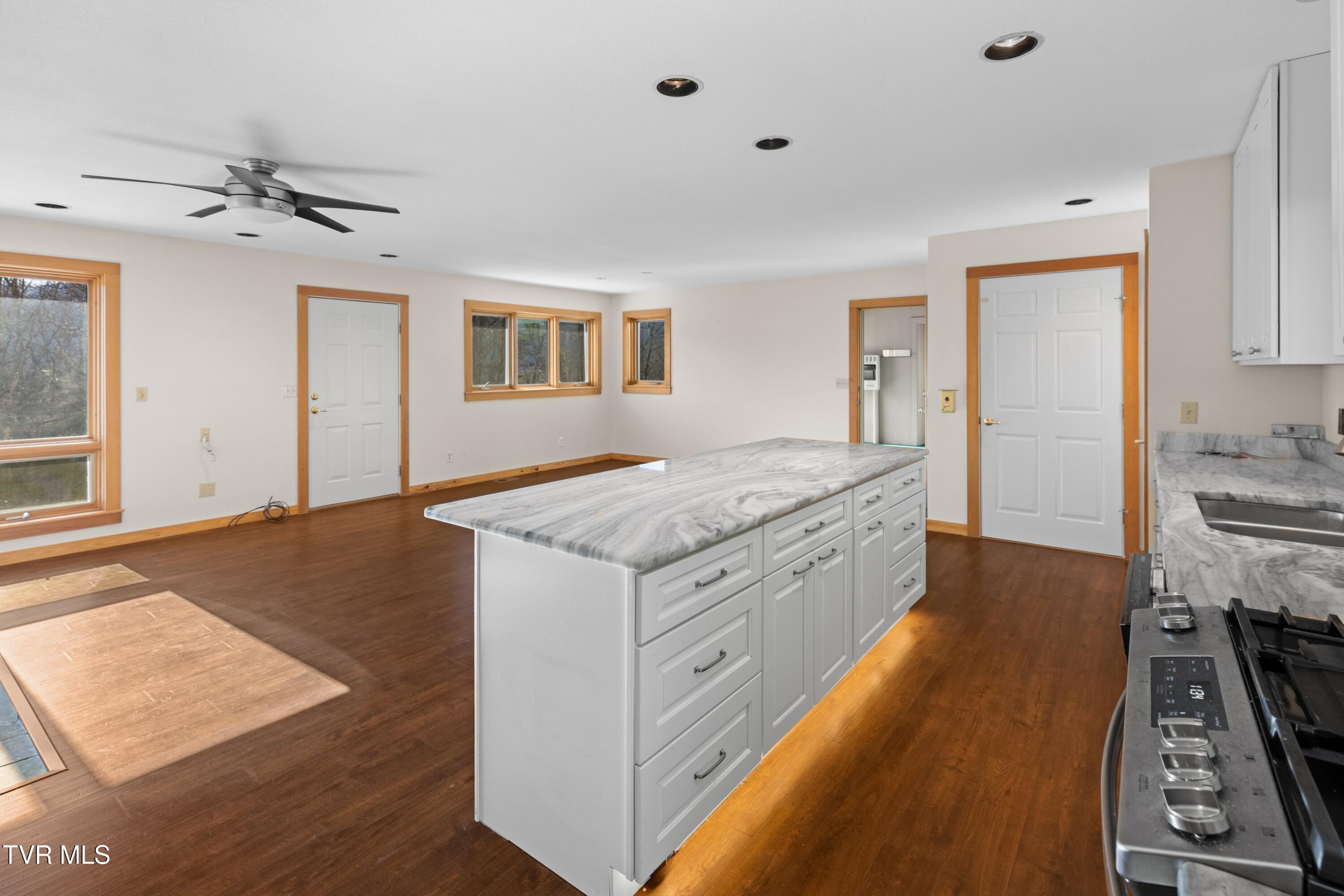 1231 Vardy Blackwater Rd, Sneedville, Tennessee image 9