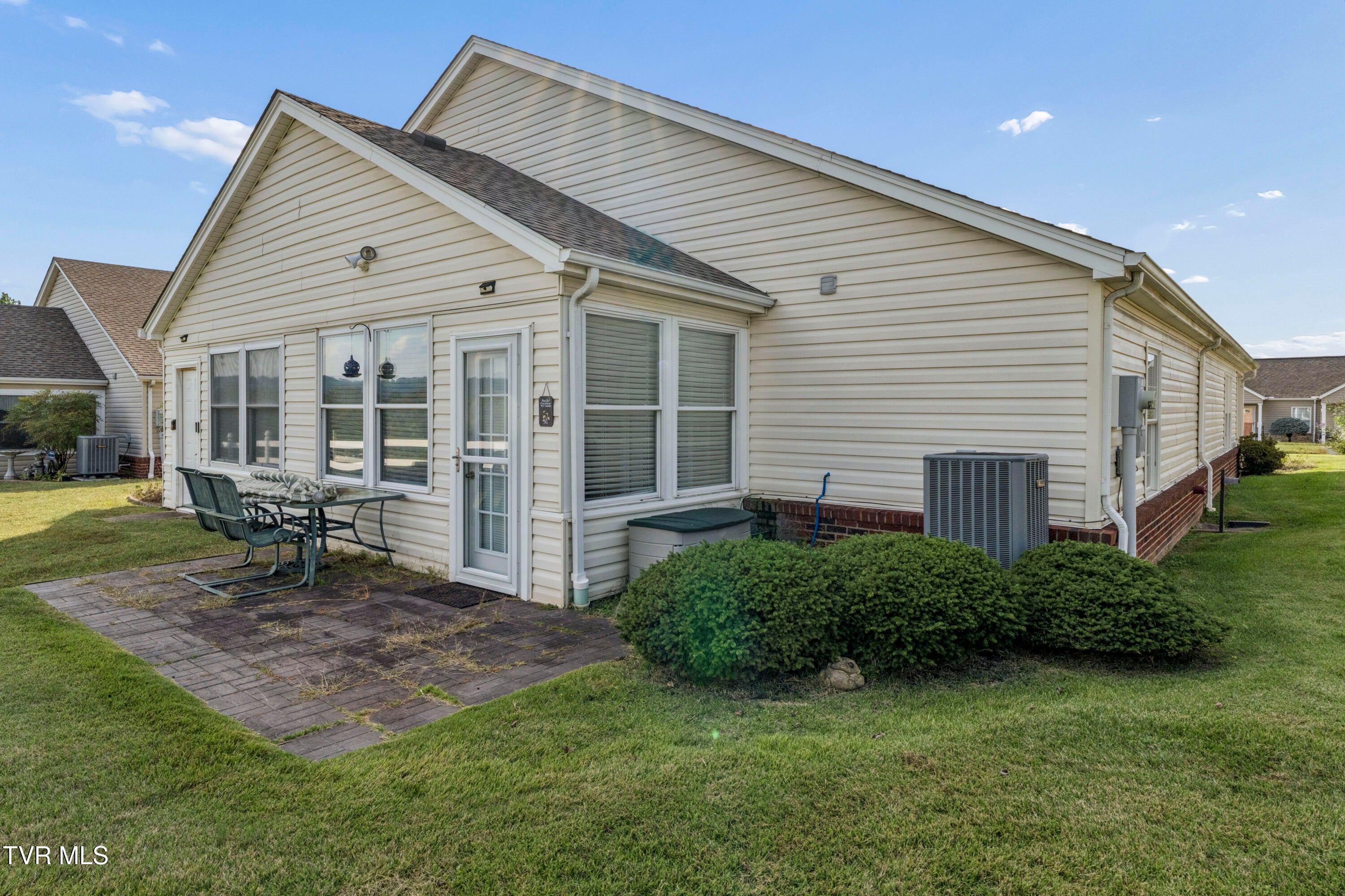 1572 Pine Cone Circle