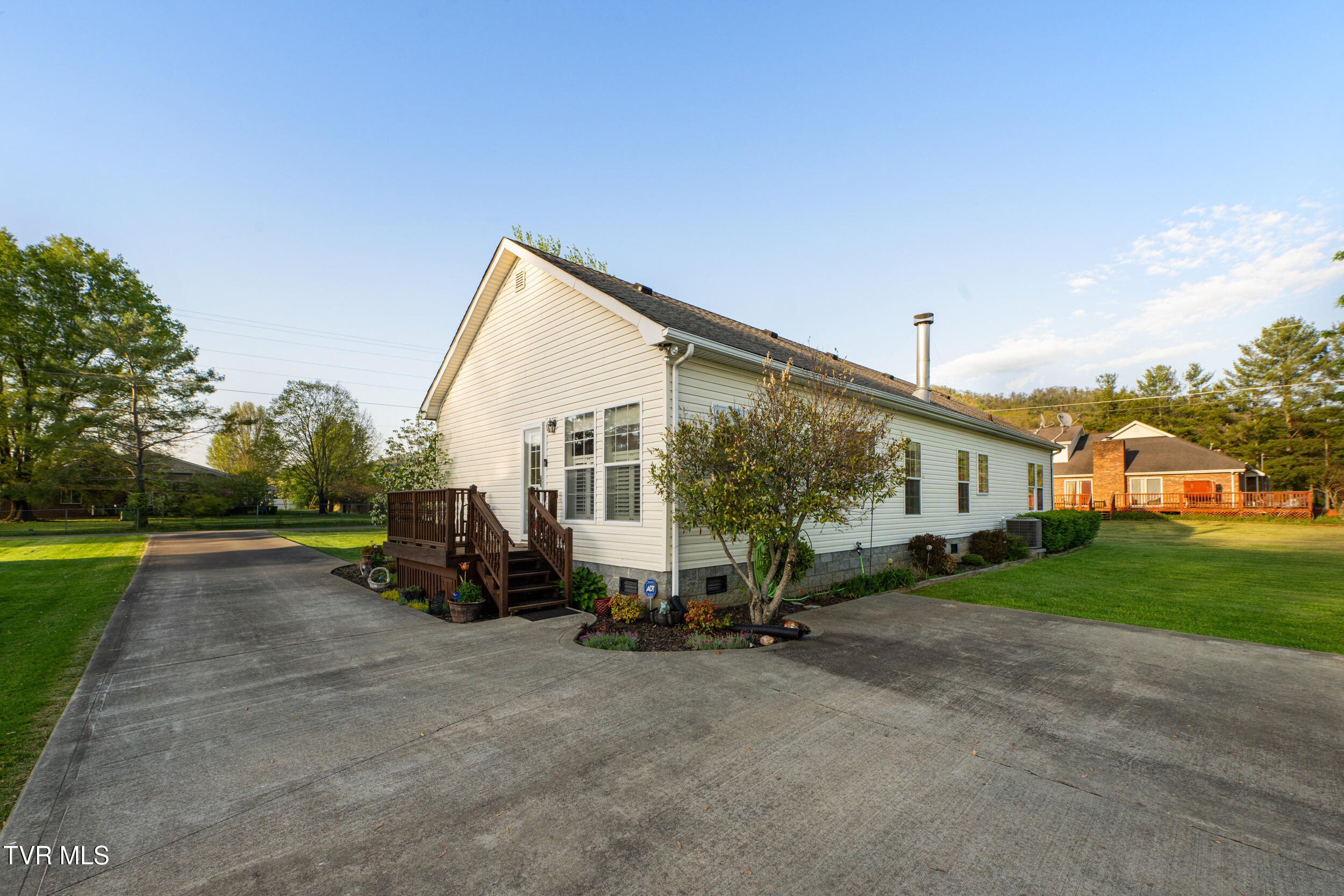 261 Adams Road, Mountain City, Tennessee image 27