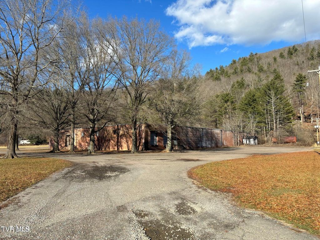 Photo of 4085 Highway 421, Mountain City, TN 37683 (MLS # 9978053)