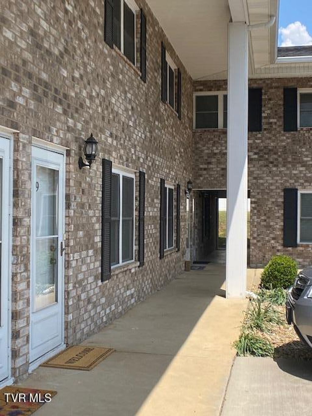 Photo of 730 Sir Echo Drive #9, Kingsport, TN 37663 (MLS # 9994514)
