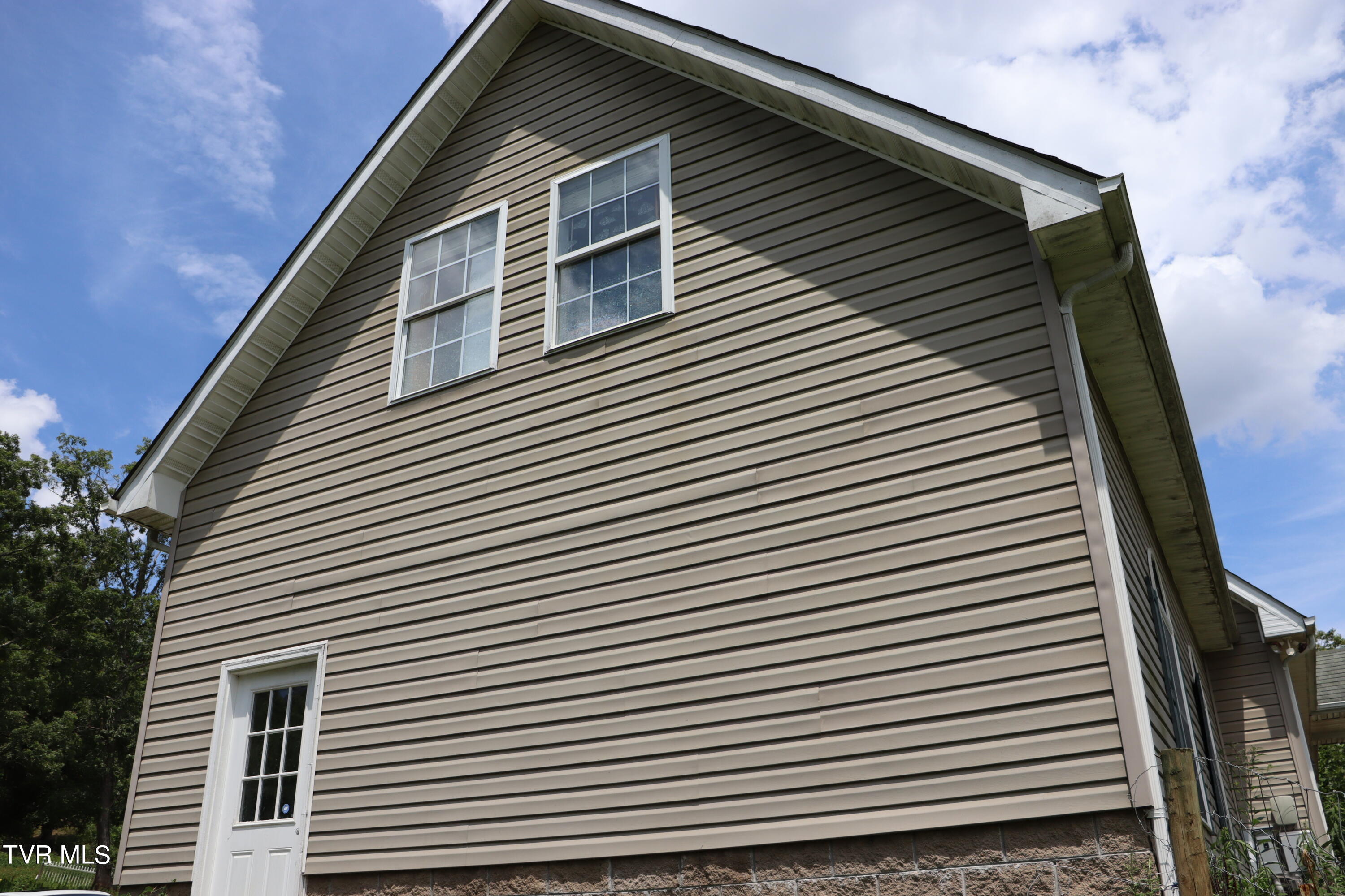 2497 Upper Copper Creek Road, Castlewood, Virginia image 10