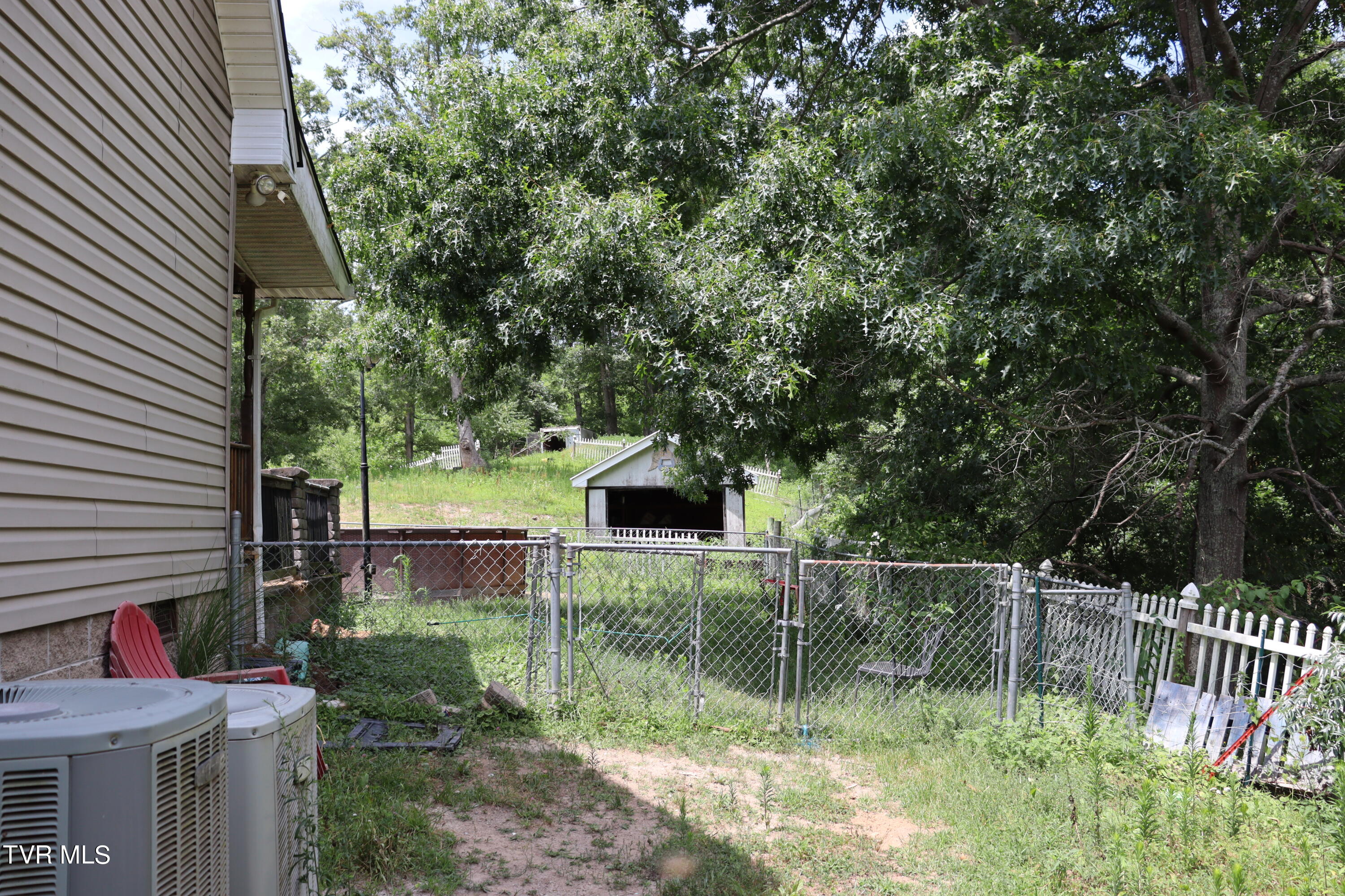 2497 Upper Copper Creek Road, Castlewood, Virginia image 12