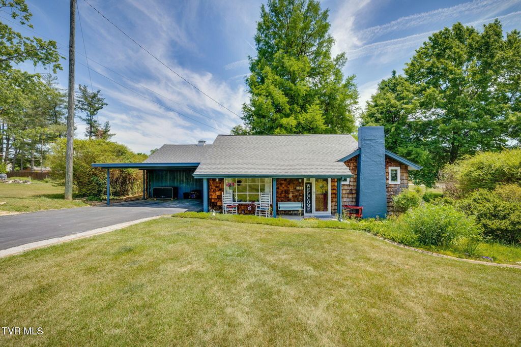 Photo of 4245 Maplewood Street, Kingsport, TN 37660 (MLS # 9995694)