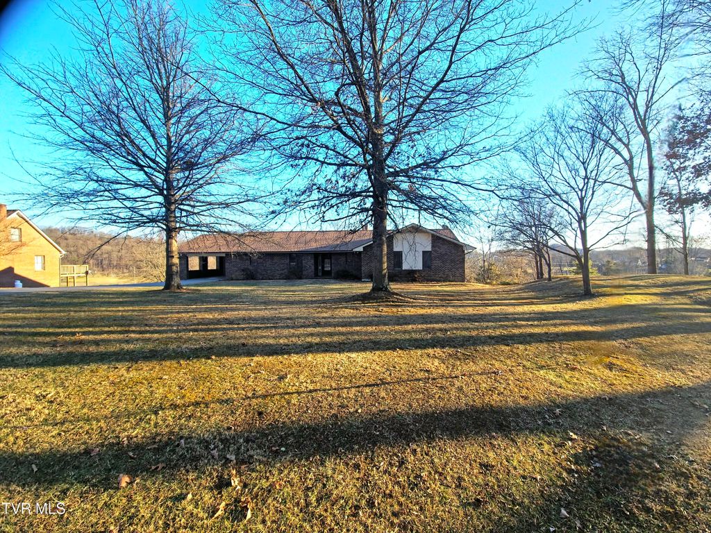 Photo of 346 Eastland Drive, Kingsport, TN 37664 (MLS # 9990399)
