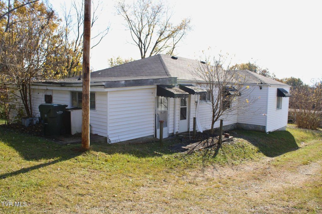 Photo of 106 Anderson Street, Greeneville, TN 37743 (MLS # 9988232)