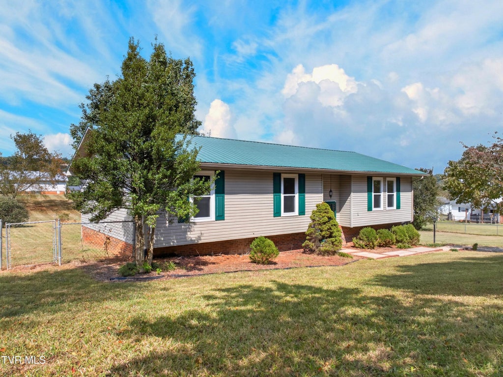 Photo of 112 Heritage Drive, Rogersville, TN 37857 (MLS # 10001902)